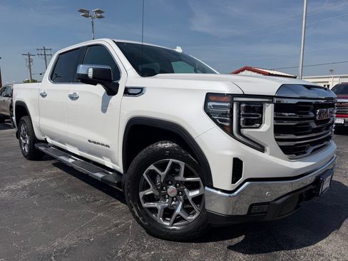Used 2024 GMC Sierra 1500 SLT RWD image 2