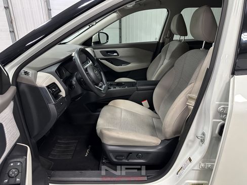 Used 2021 Nissan Rogue SV FWD image 34
