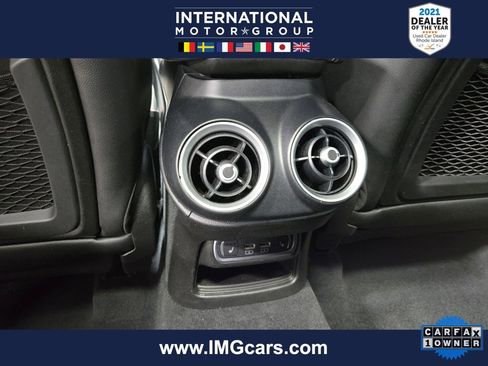 Used 2022 Alfa Romeo Stelvio Ti image 38