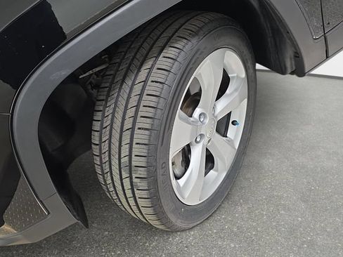 Used 2019 Jeep Cherokee Limited AWD/4WD image 29