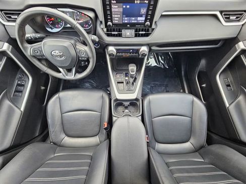 Used 2020 Toyota RAV4 XLE Premium image 25