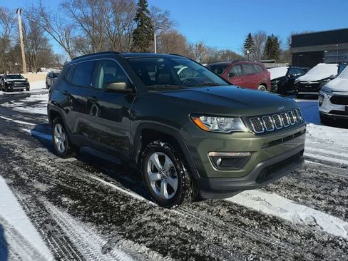 Used 2018 Jeep Compass Latitude w/ Cold Weather Group image 2