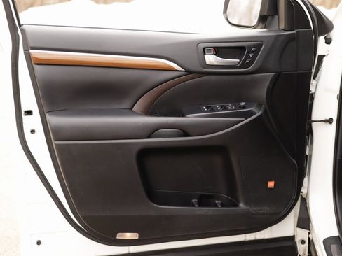 Used 2019 Toyota Highlander Limited Platinum image 27