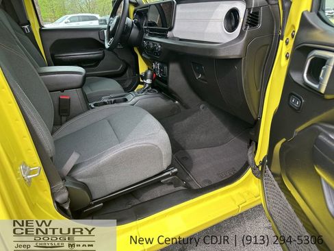 Used 2024 Jeep Wrangler Unlimited Sport AWD/4WD image 18