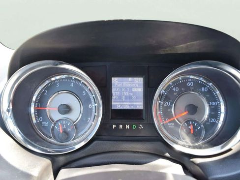 Used 2015 Chrysler Town & Country Touring-L w/ Trailer Tow Group image 27