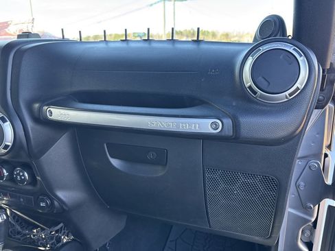 Used 2014 Jeep Wrangler Unlimited Sahara w/ Connectivity Group image 29