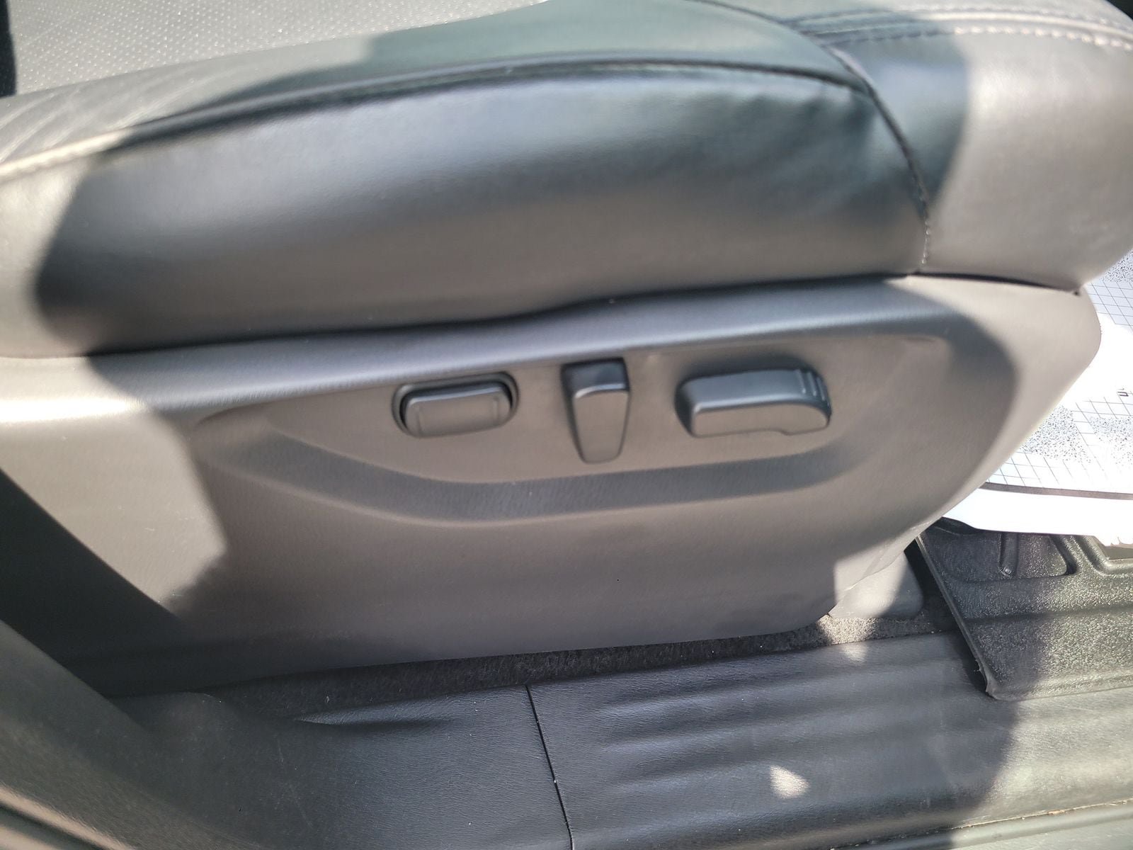 Used 2021 Nissan Armada SL w/ Captain's Chairs Package RWD image 30