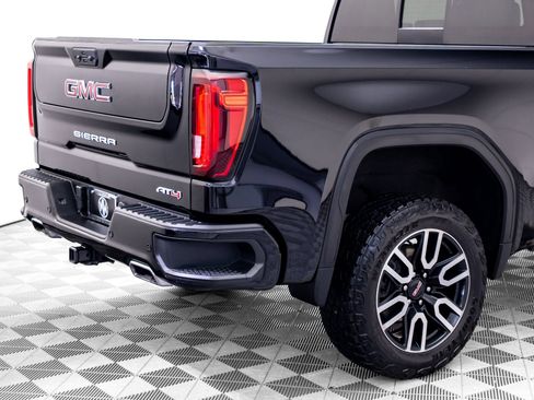 Used 2023 GMC Sierra 1500 AT4 w/ Technology Package AWD/4WD image 36