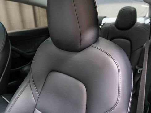 Used 2020 Tesla Model 3 Standard Range image 18