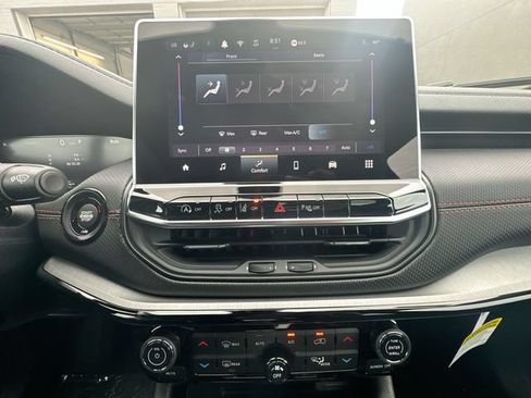 New 2026 Jeep Compass Trailhawk AWD/4WD image 20