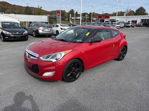 Used 2013 Hyundai Veloster w/ Style Pkg FWD image 4
