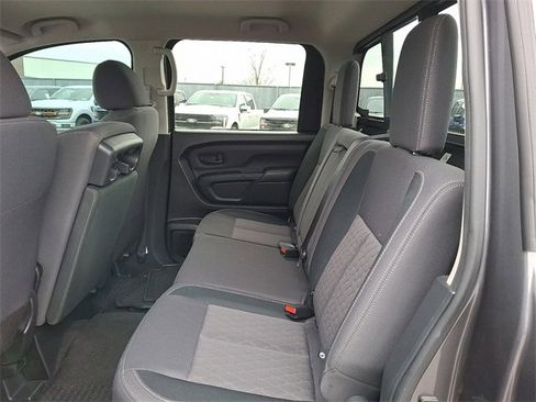Used 2022 Nissan Titan S image 10