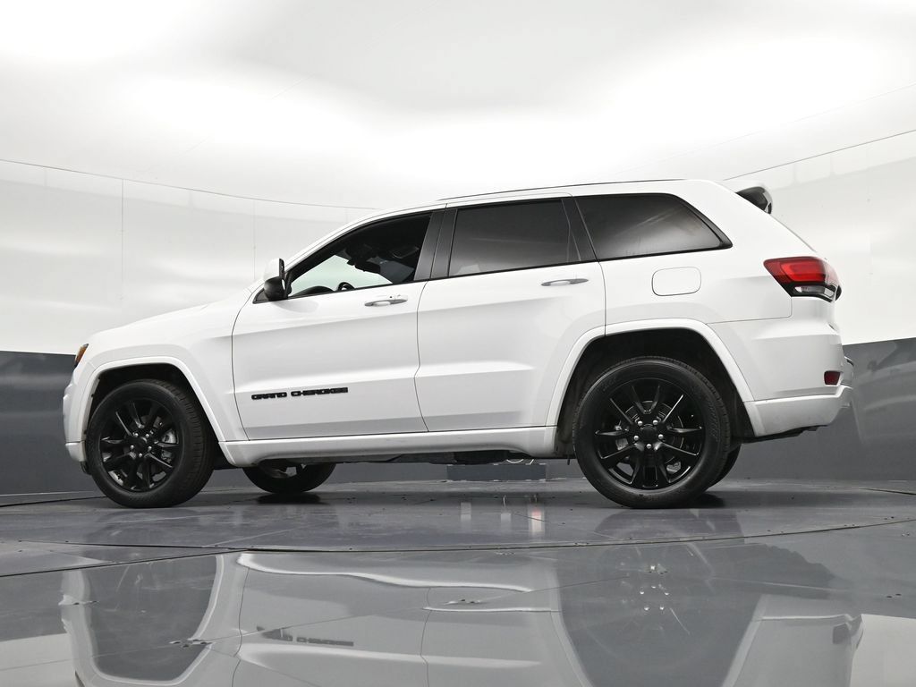 Used 2021 Jeep Grand Cherokee Laredo X RWD image 35