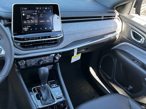 New 2026 Jeep Compass Latitude image 13