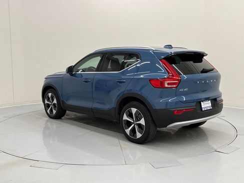 Used 2023 Volvo XC40 B5 Plus w/ Driver Assist Package image 4