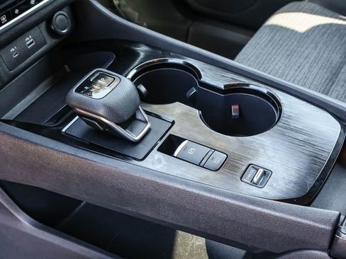 Used 2023 Nissan Rogue SV image 21