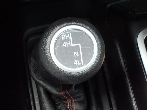 Used 2018 Jeep Wrangler Unlimited Rubicon AWD/4WD image 17