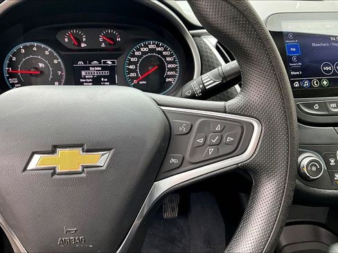 Used 2022 Chevrolet Malibu LS FWD image 11