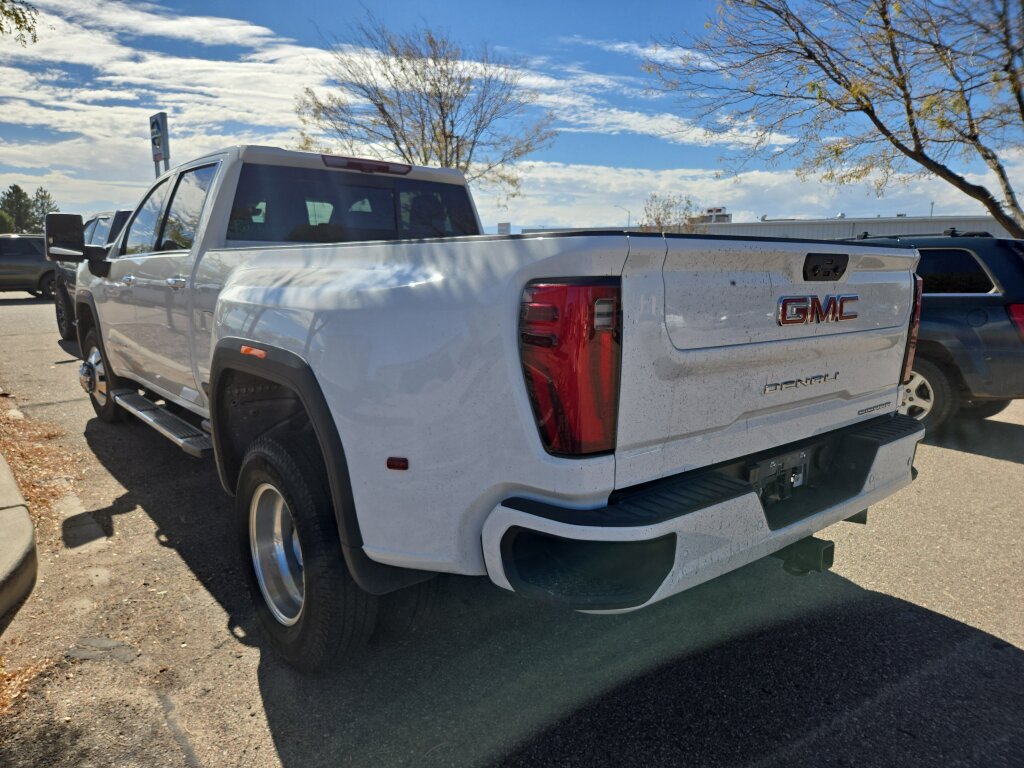 Used 2024 GMC Sierra 3500 Denali w/ Denali Reserve Package AWD/4WD image 3