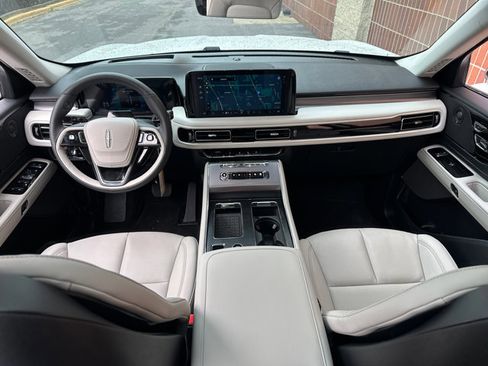 Used 2025 Lincoln Aviator AWD w/ Equipment Group 101A image 14