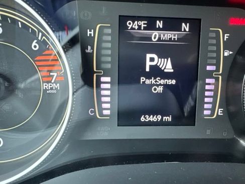 Used 2021 Jeep Cherokee Latitude Plus AWD/4WD image 3