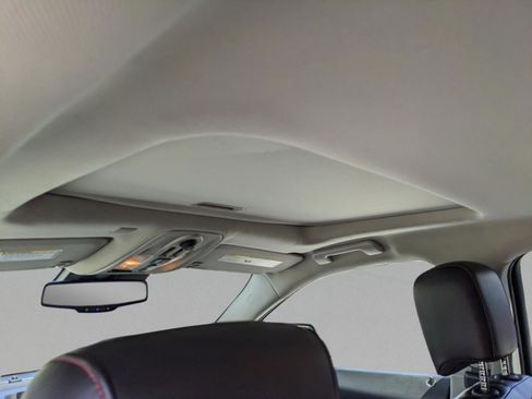 Used 2017 Chevrolet Equinox Premier w/ Enhanced Convenience Package AWD/4WD image 18