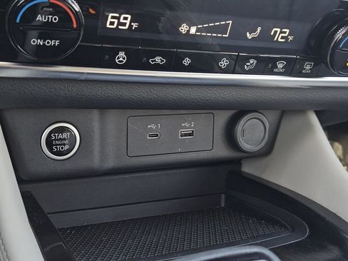 Used 2023 Nissan Rogue SL AWD/4WD image 28