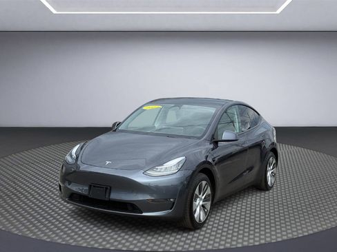 Used 2021 Tesla Model Y Long Range image 3