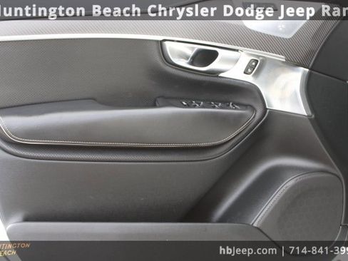 Used 2019 Volvo XC90 T8 R-Design w/ Advanced Package image 10