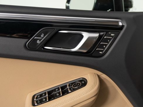 New 2026 Porsche Macan image 19