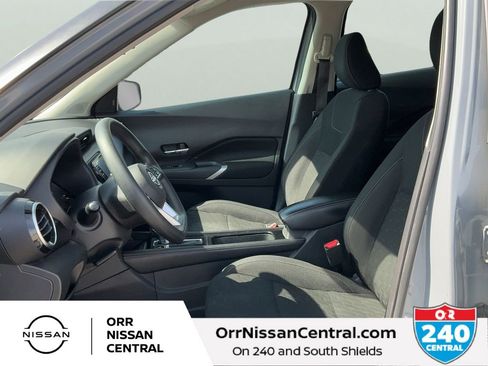 Used 2023 Nissan Kicks SV image 17