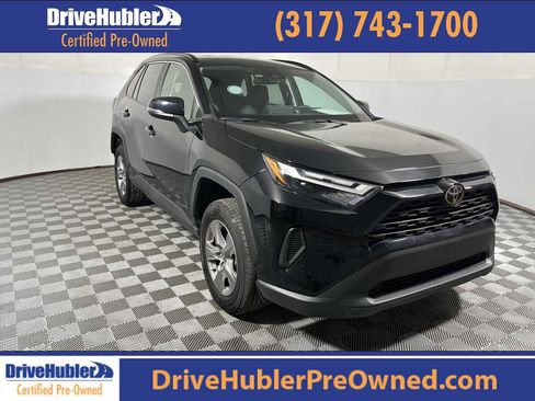Used 2025 Toyota RAV4 XLE FWD image 1