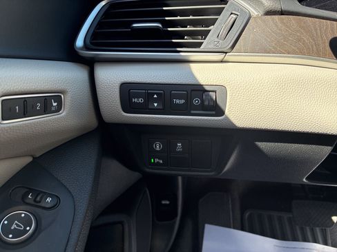 Used 2020 Honda Accord Touring image 27