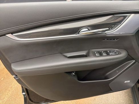 Used 2024 Cadillac XT6 Sport w/ Technology Package AWD/4WD image 12