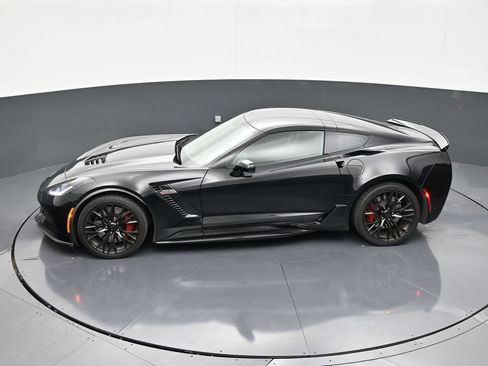 Used 2019 Chevrolet Corvette Z06 RWD image 13