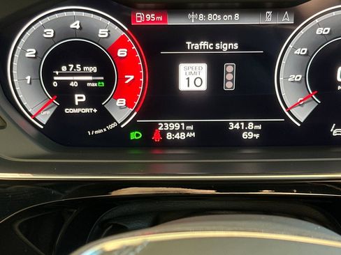 Used 2023 Audi S8 w/ S8 Comfort Plus Package image 39