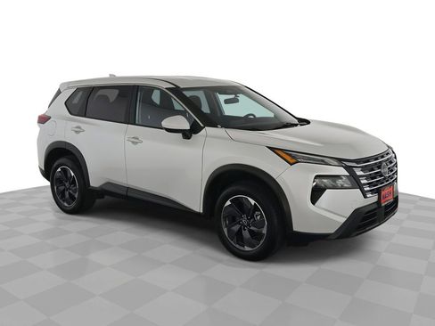 Used 2025 Nissan Rogue SV FWD image 1
