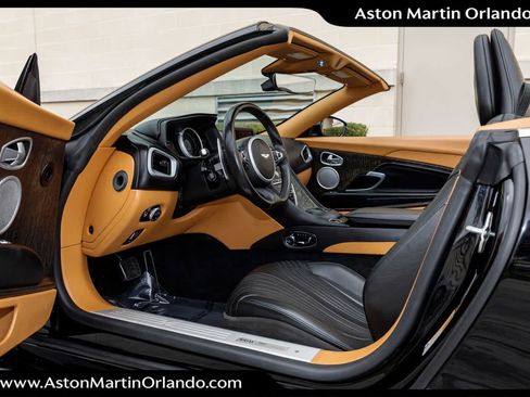Used 2019 Aston Martin DB11 Volante image 3
