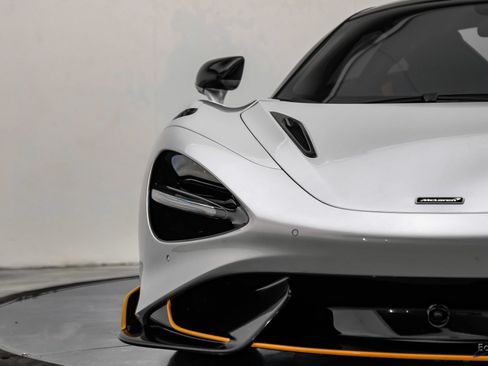 Used 2021 McLaren 765LT RWD image 38