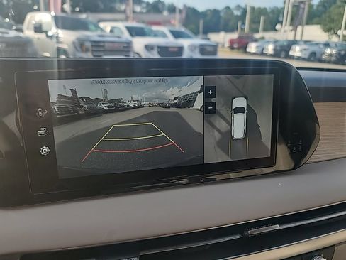 Used 2023 Hyundai Palisade Limited FWD image 21