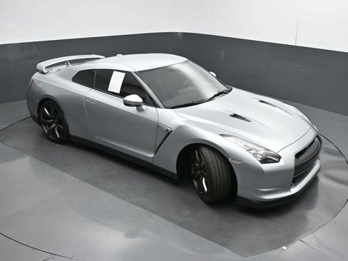 Used 2011 Nissan GT-R Premium AWD/4WD image 43