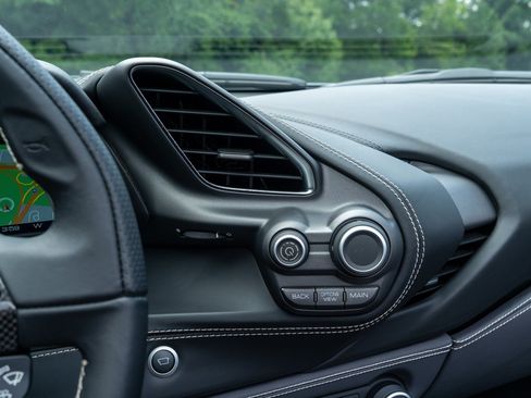 Used 2019 Ferrari 488 Spider RWD image 48