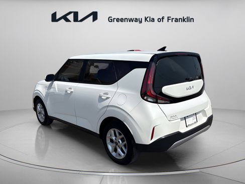 Used 2025 Kia Soul LX w/ LX Technology Package FWD image 5