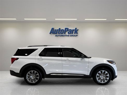 New 2026 Ford Explorer Platinum image 8
