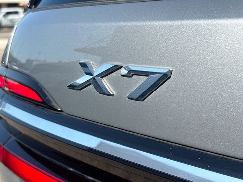 Used 2023 BMW X7 xDrive40i w/ Executive Package image 11