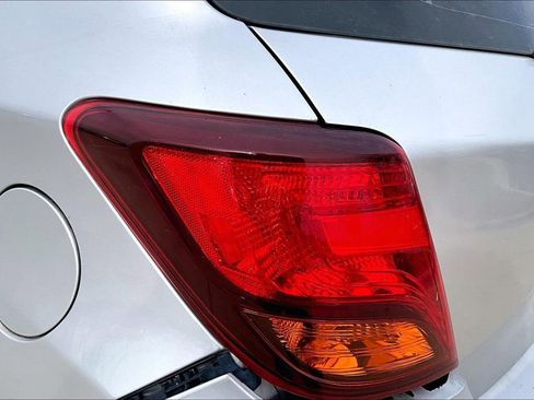 Used 2016 Toyota Yaris L image 36