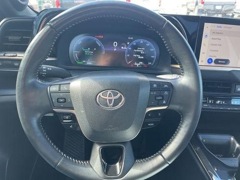 Used 2024 Toyota Crown XLE image 33