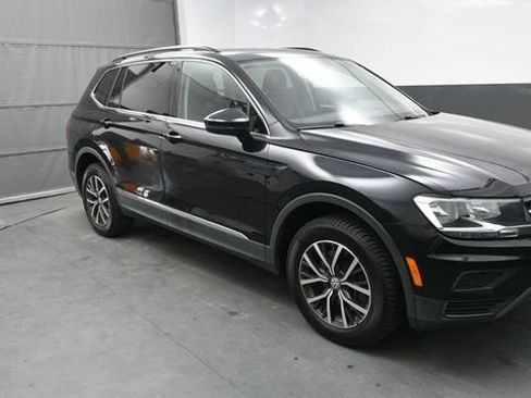 Used 2020 Volkswagen Tiguan SE AWD/4WD image 2