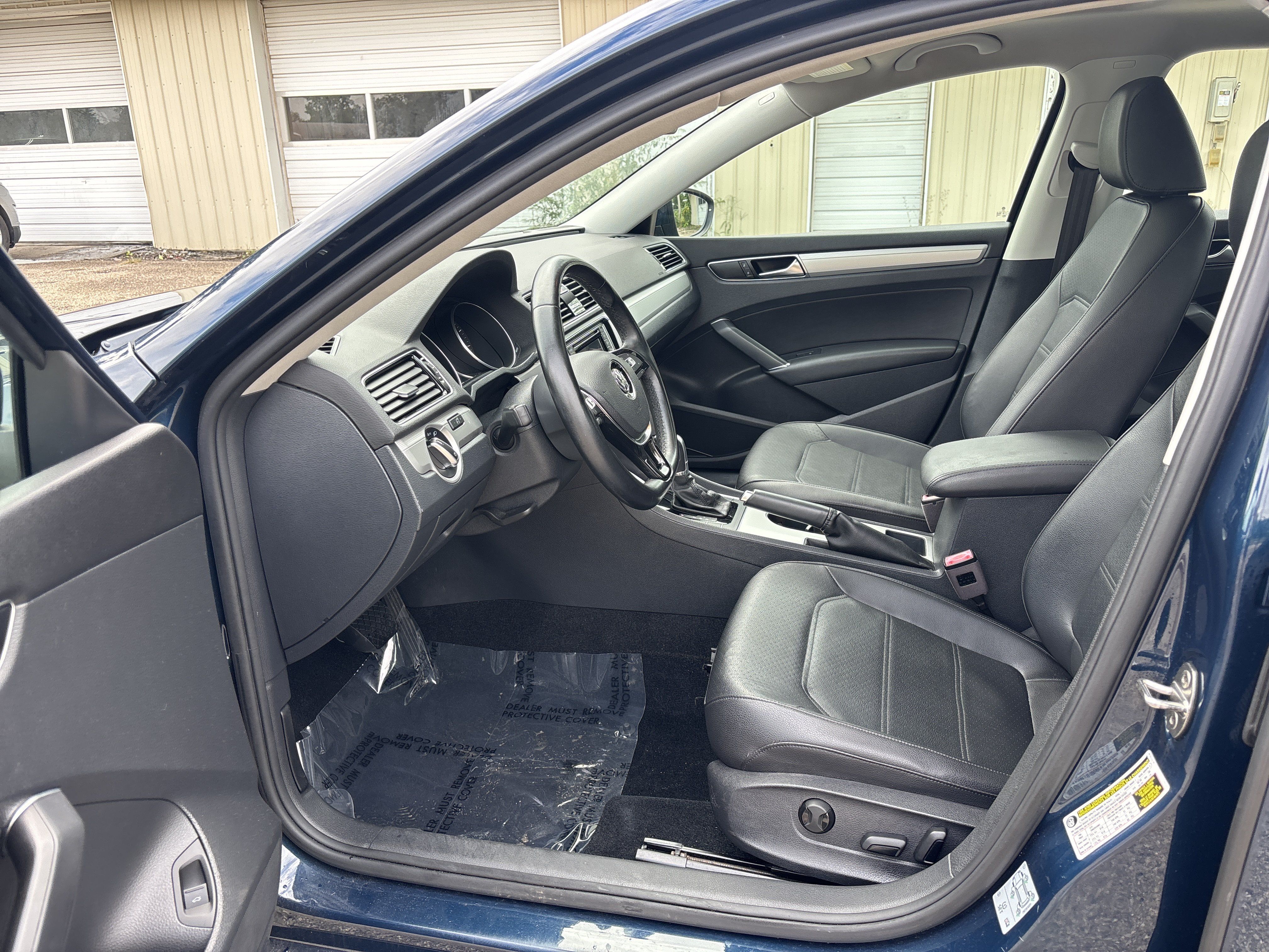 Used 2019 Volkswagen Passat 2.0T Wolfsburg w/ Wheels & Sunroof Package FWD image 15