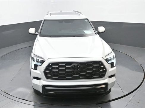 Used 2024 Toyota Sequoia Platinum image 31